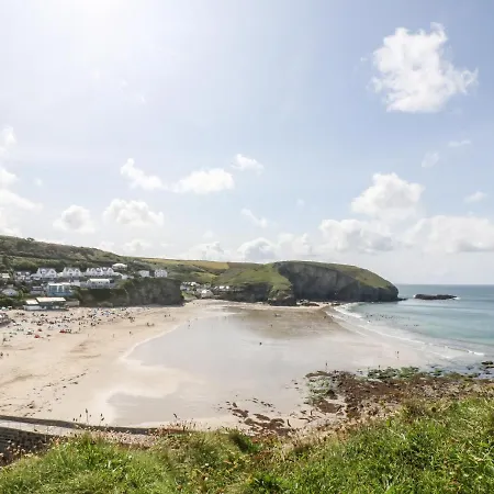 Sandyfeet * Camborne